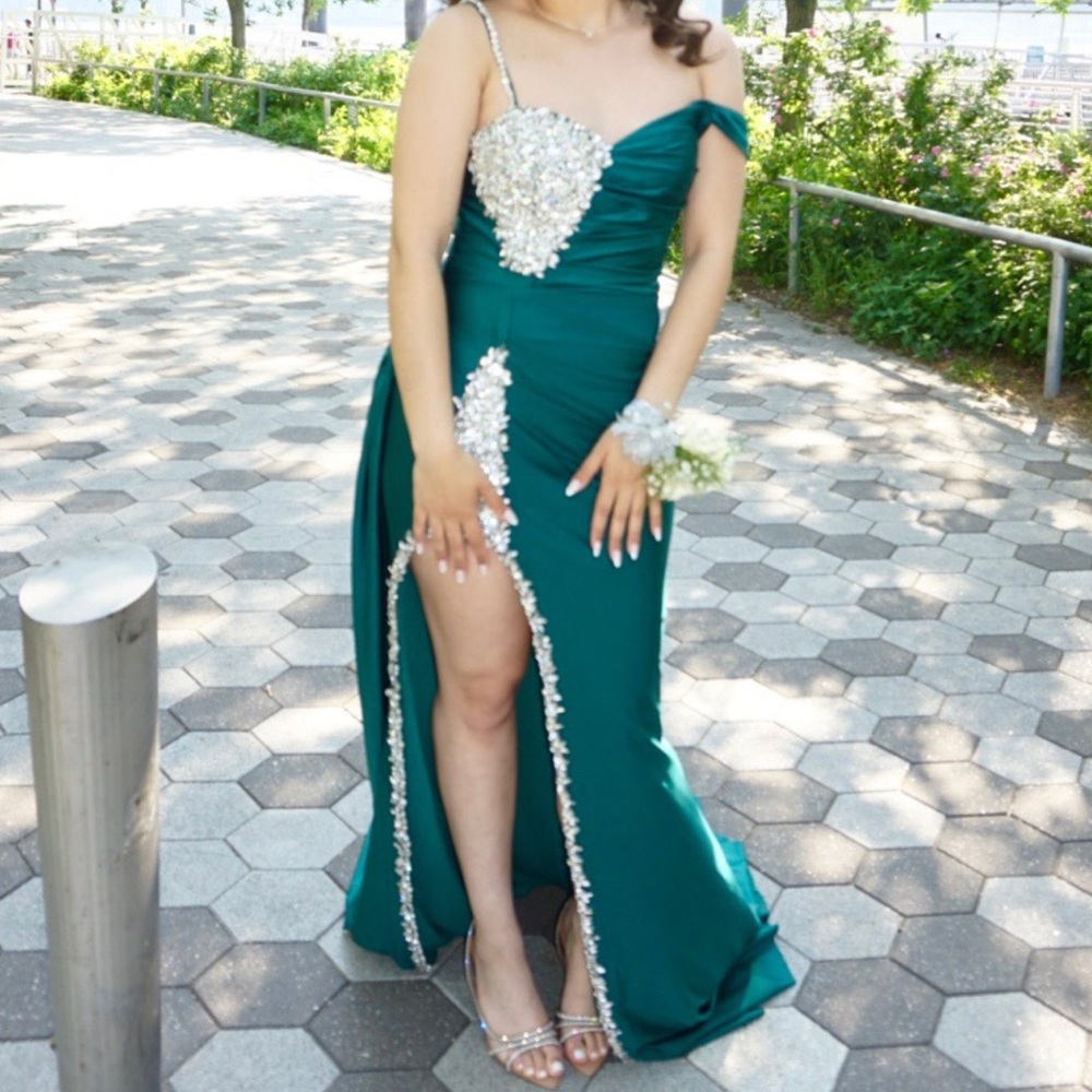 Elegant Green Prom Dress